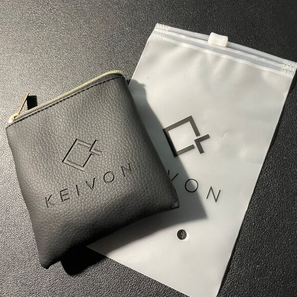 Gold Wolf Head Medallion Pendant - Picture 3 of 3